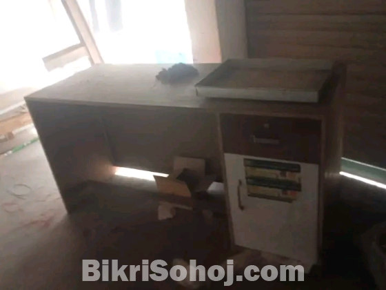 দোকান এর ডিসপ্লে শেলফ